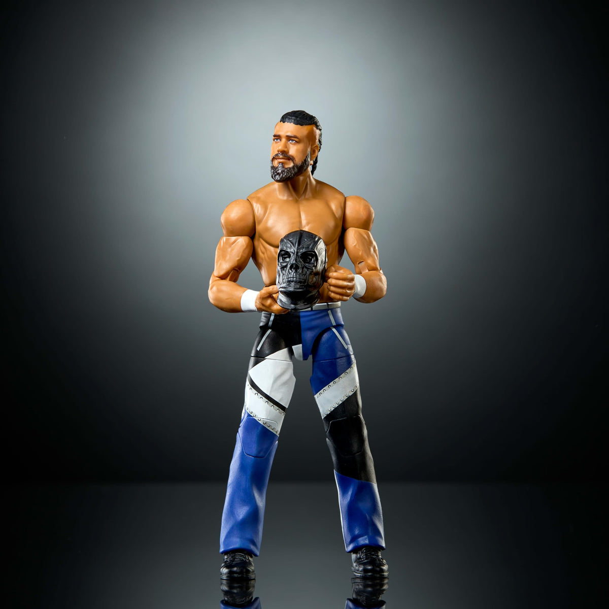 WWE Mattel Elite Andrade interchangeable hands enable expressive poses.