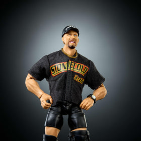 Close view of deluxe articulation and TrueFX facial features.