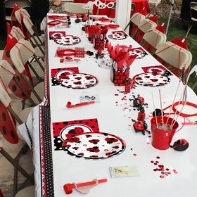 Xigejob Ladybug tablecloth protecting surfaces and brightening the setup