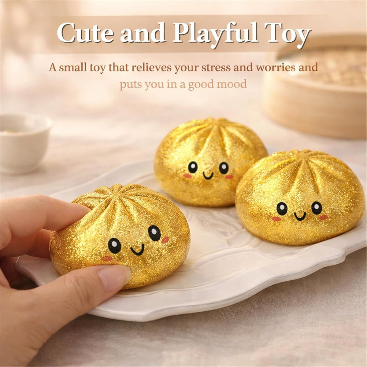 Xihongshi Glitter Dumpling Soft Squeeze demonstrates durable bounce-back texture for repeated squeezes.