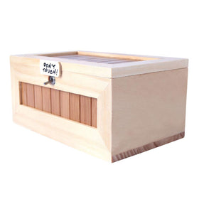 XINHOME box with randomized tiger reactions sparks conversation during gatherings.
