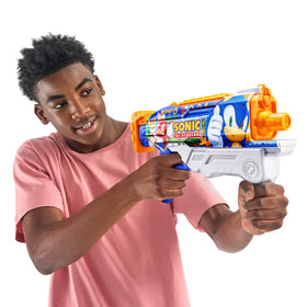 XSHOT Sonic Fast-Fill Hyperload distance-shot demonstrates long-range water blasts