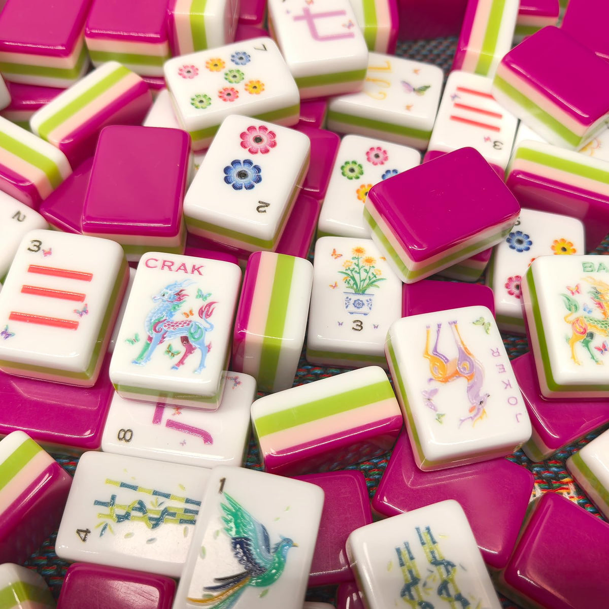 XuMoZC acrylic dice set complements precise tile gameplay