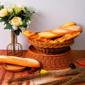 Yatinkim twist baguette 21cm image, lightweight prop for storefront scenes.