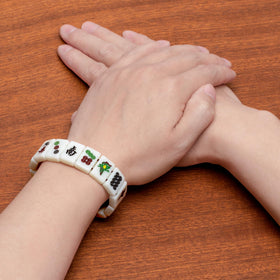 Yellow Mountain Imports 15-tile bracelet, bold, compact accessory for casual or formal wear.