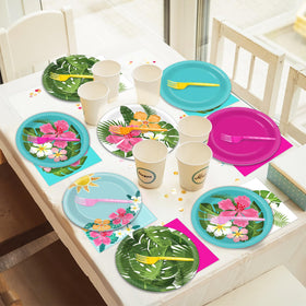 Yiaoyinnz beach party table setting evokes summer vibes