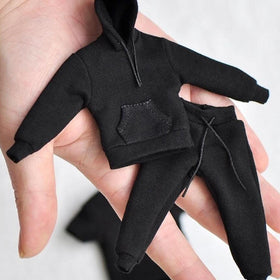Yiju 3X 1:12 pants with removable pockets for versatile posing