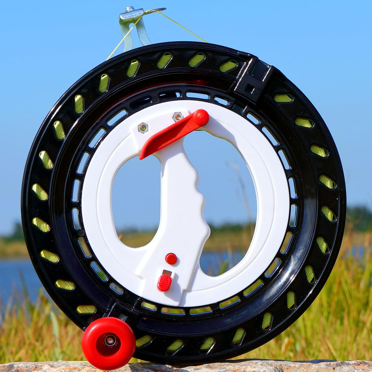 Yiranzide reel includes connectors for quick kite setup