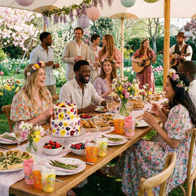 Yiyiring outdoor party cups withstand light handling in outdoor settings