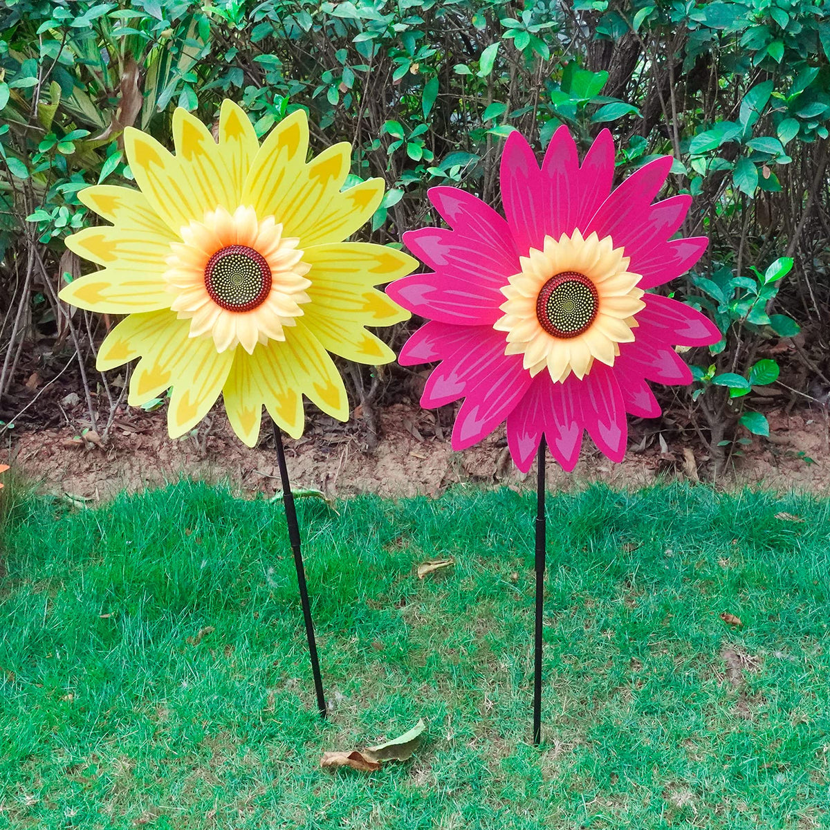 Yolyoo durable plastic cloth pinwheel ready for outdoor use.