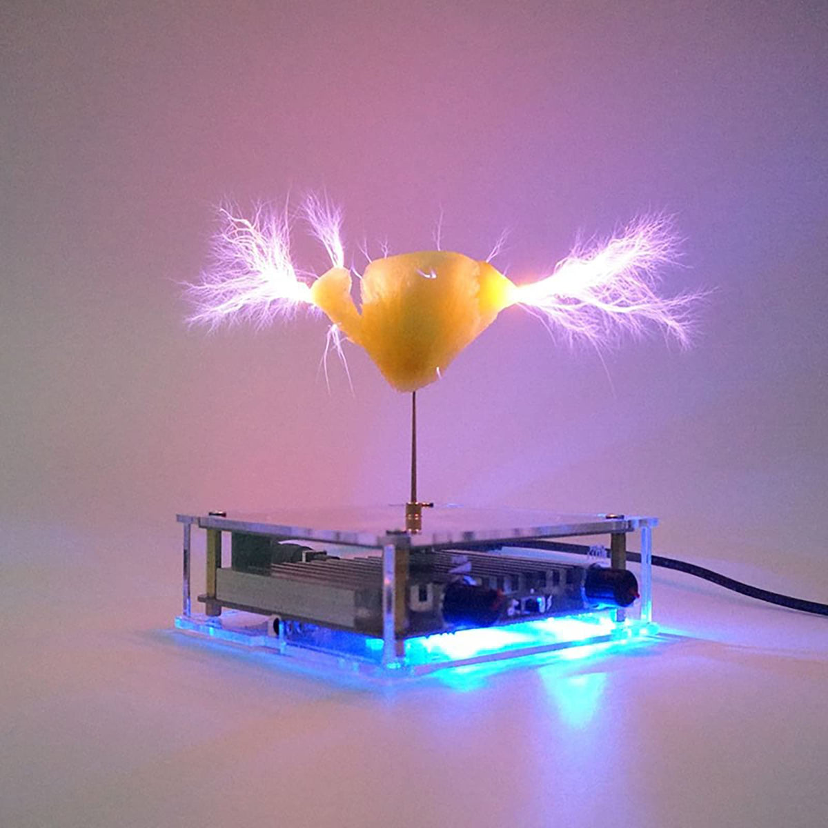 Yoqanr Tesla coil top-boost arc delivers long, thick lightning for striking visuals.