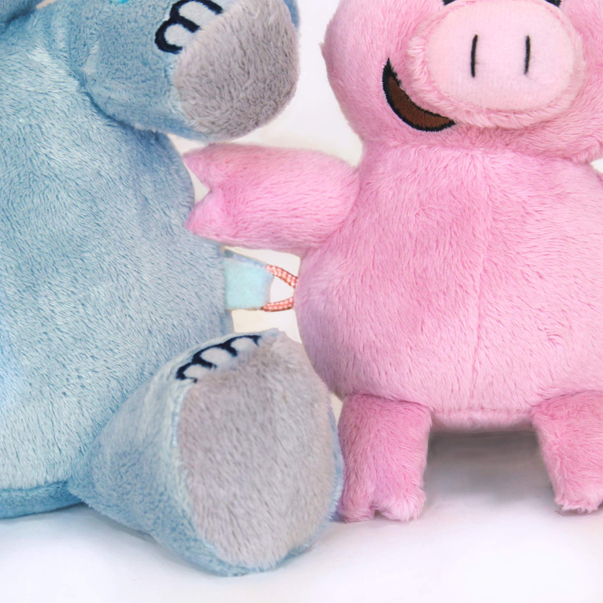 YOTTOY chenille fabric close-up shows soft texture for gentle hugs.