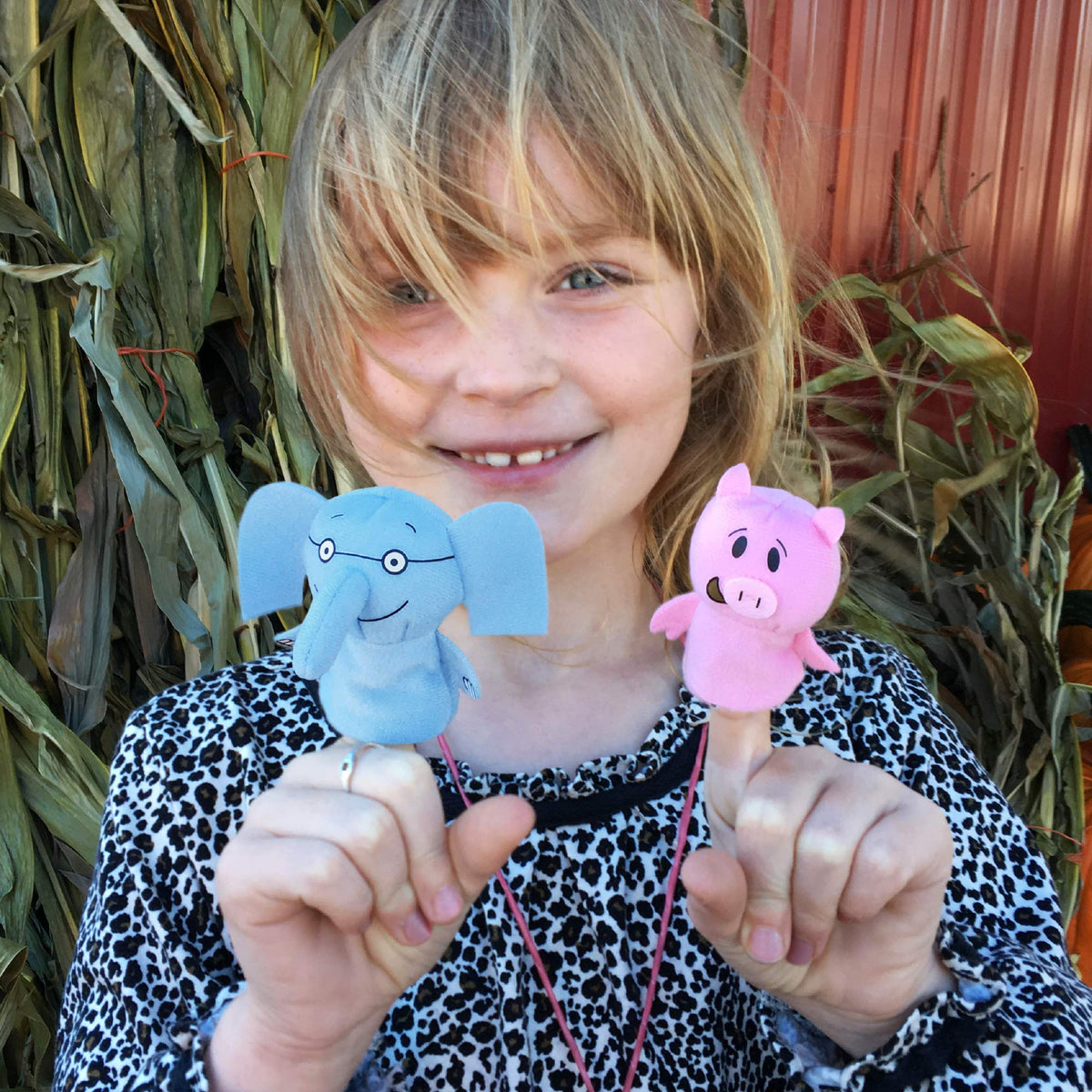 YOTTOY Well-sized puppets ideal for hands-on storytelling and cuddling