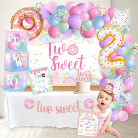 YSHMFEUX two sweet cake topper adds glittery sparkle to treats.