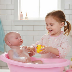 YuDill gift-ready packaging makes the doll a ready-to-gift option.
