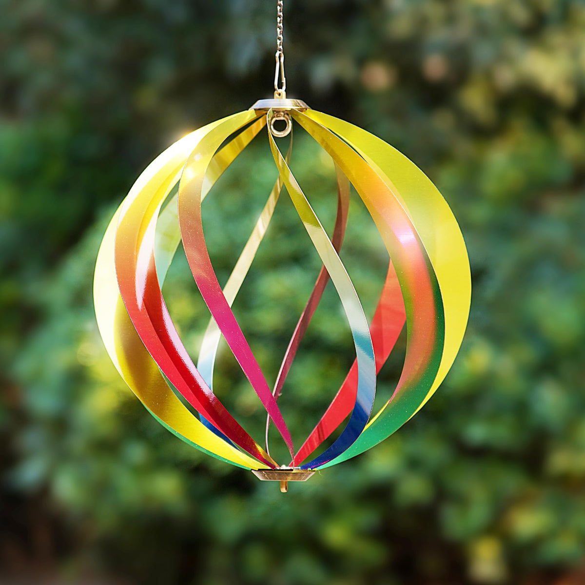 YUECH 3D metal ball design adds dynamic motion in wind.