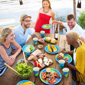 Yungyan party set supports quick setup and cleanup for any party.