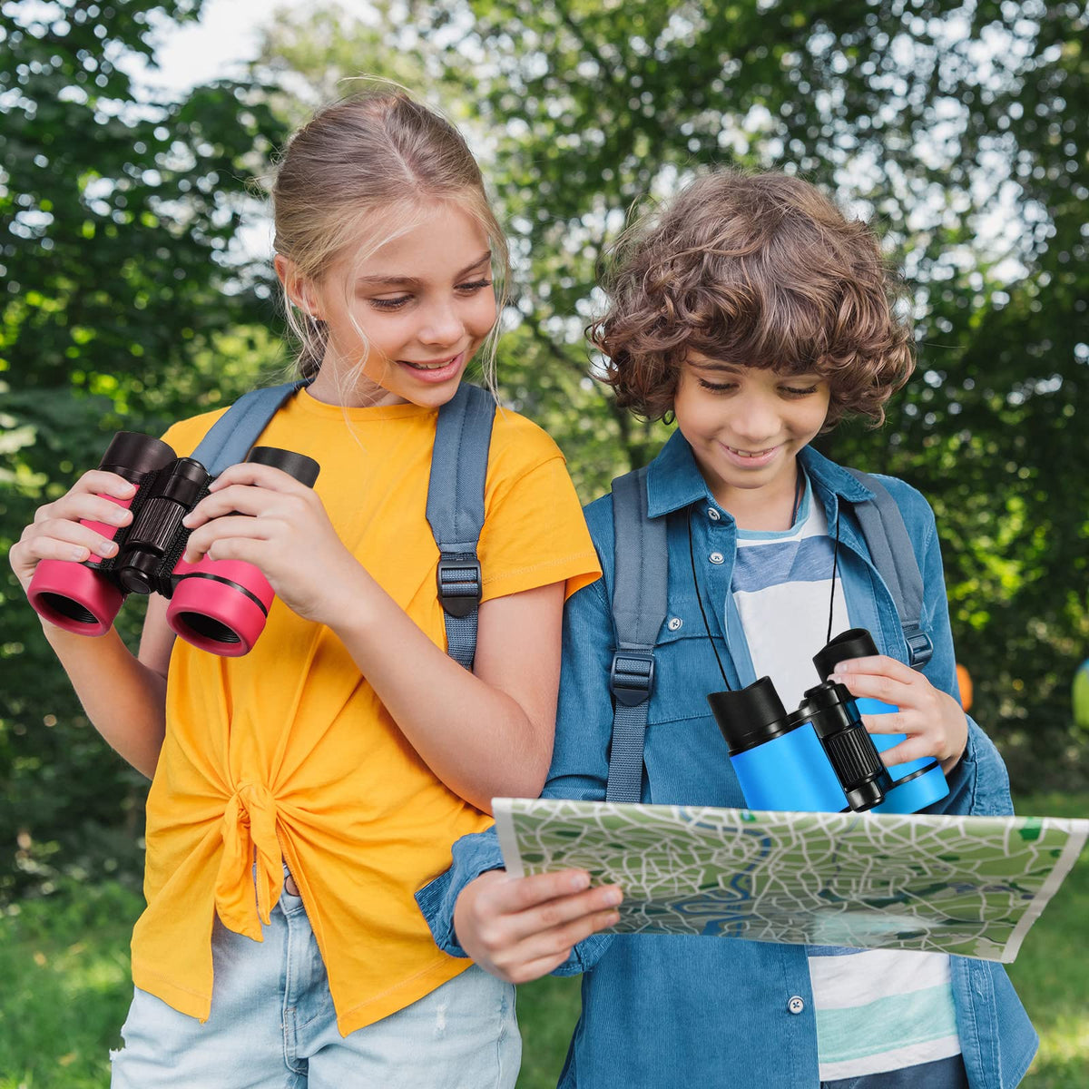 Yunsailing shockproof foldable binoculars ideal for hiking and outings.