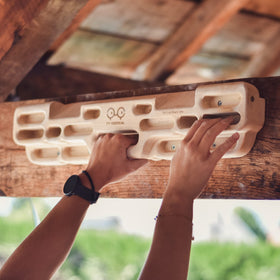 YY Vertical Central handle supports one-arm pulls and versatile setups.