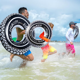 Zaruatu outdoor water activity tire float ideal for lakes and oceans.