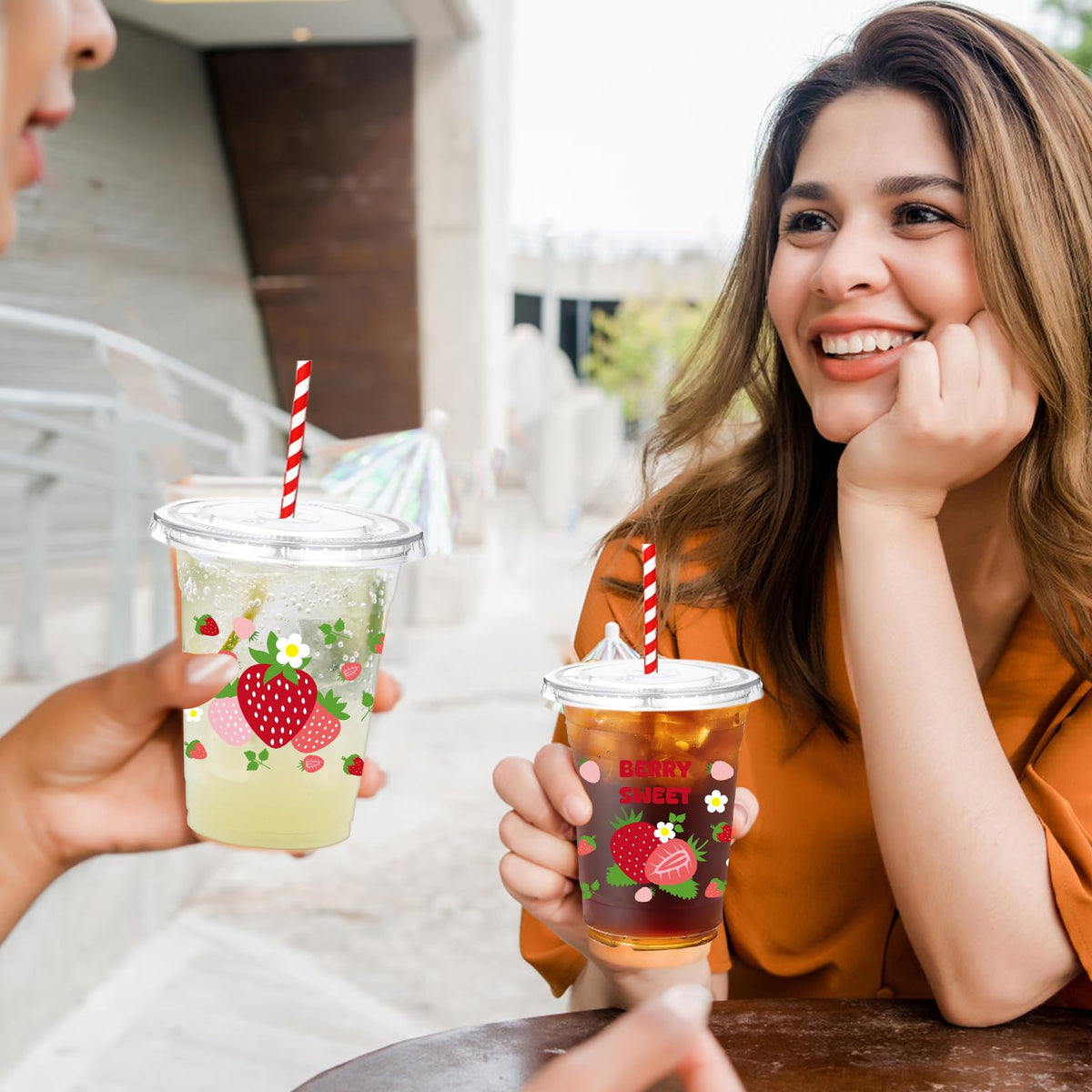 ZCPTZ 12oz cups holding cold drinks with comfortable grip