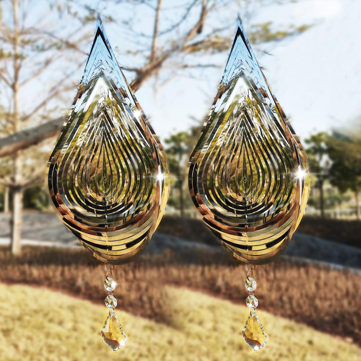 Zeewoo wind spinner water droplet reflection highlights sunlight for bird deterrence.