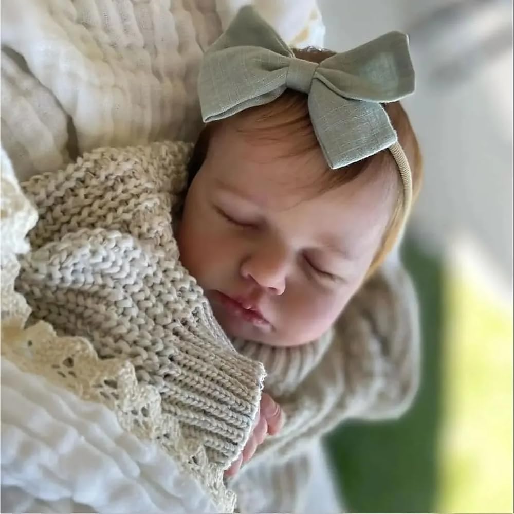Zero Pam magnetic pacifier accessory supports interactive soothing moments.