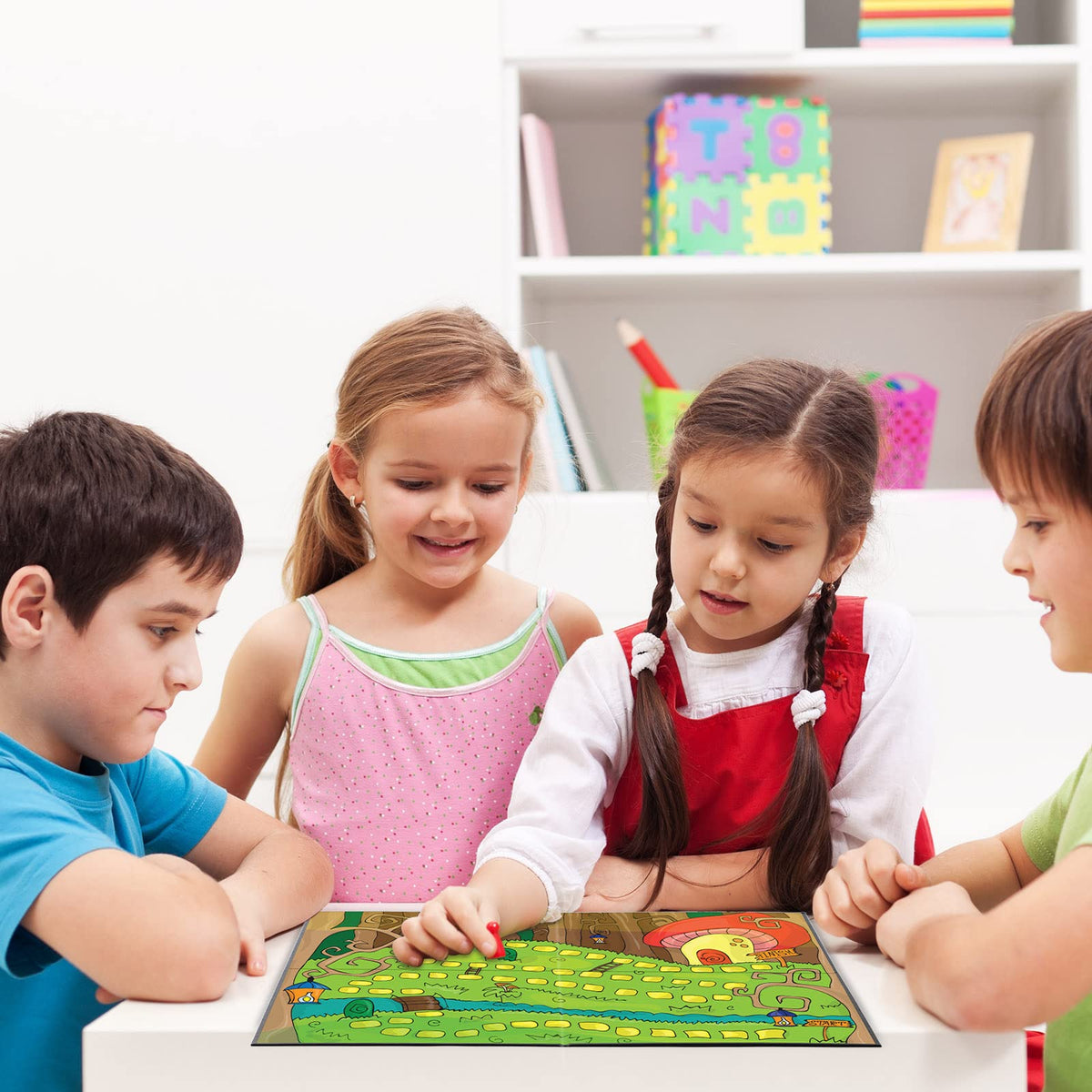 Zhanmai classroom activity board supports group games and learning