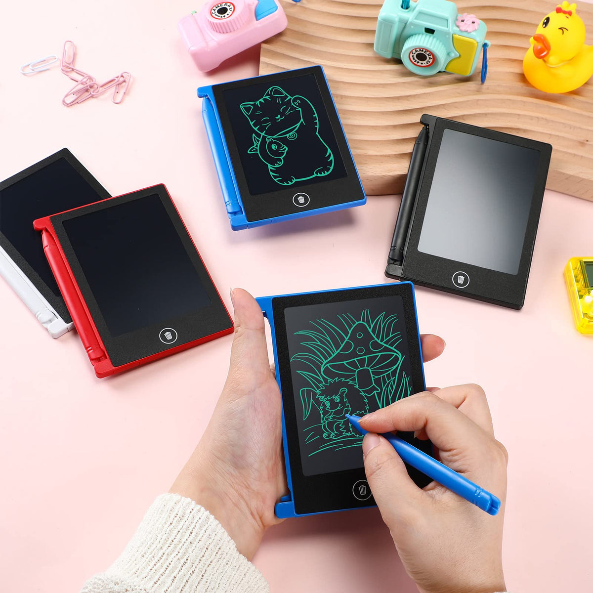 Zhehao erase-button feature on LCD tablet enables quick reset.