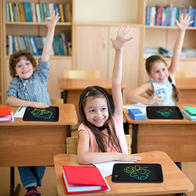 Zhehao eye-protecting LCD screen reduces glare during drawing sessions.
