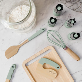 ZICOTO whisk makes mixing fun and safe for young hands