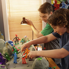 Zing Klikbot two-figure pack ready for creative storytelling