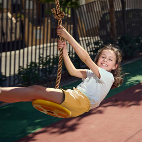 ZNCMRR heavy-duty-rope delivers durable, soft-touch grip during play.