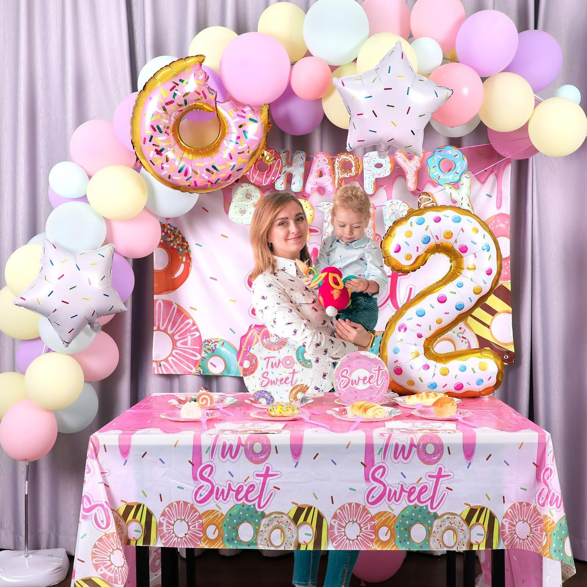 ZOIIWA two sweet birthday tablecloth protects surfaces with style.